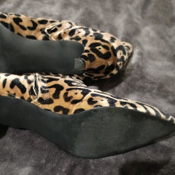 Leopard print kitten low heel booties - Picture 9 of 10